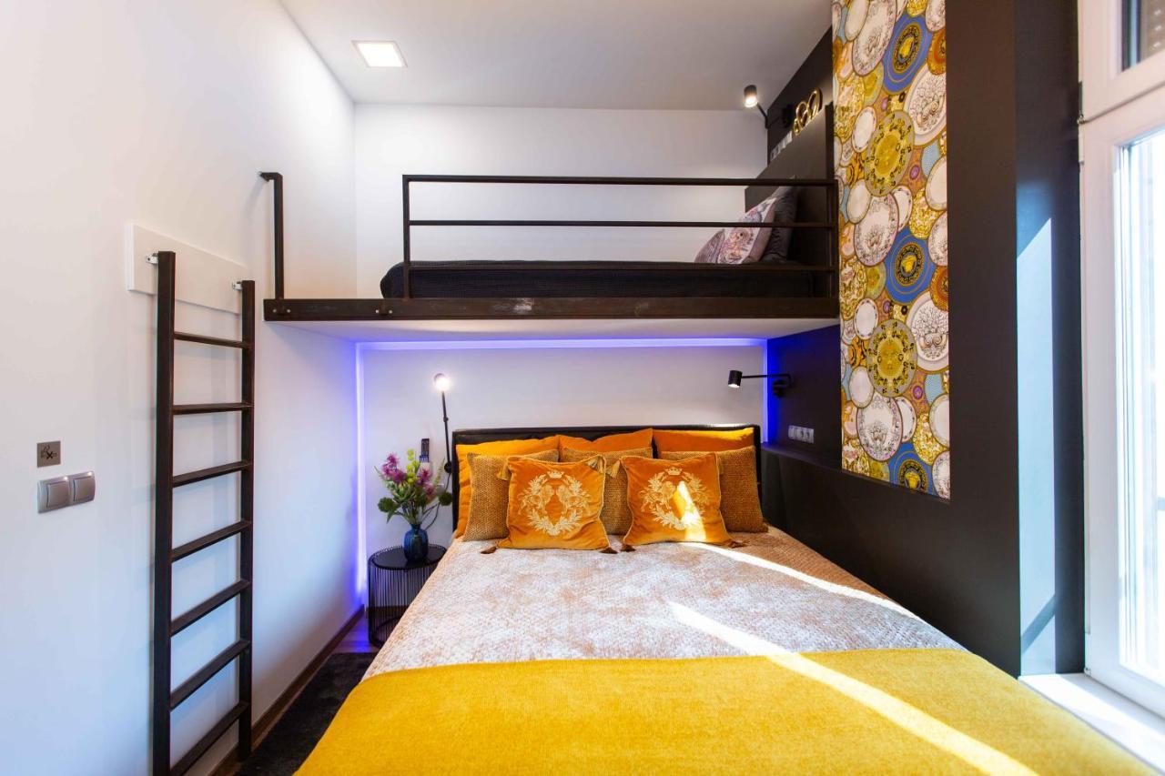 Premium Rooms By Hi5 - Style At The Comedy Theater — Photos 3